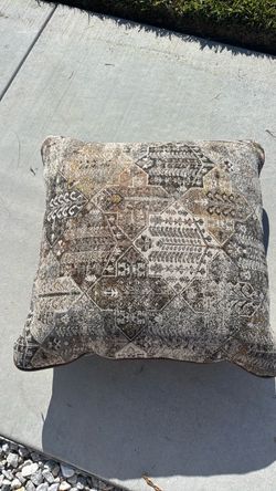 4 new HomeGoods pillows