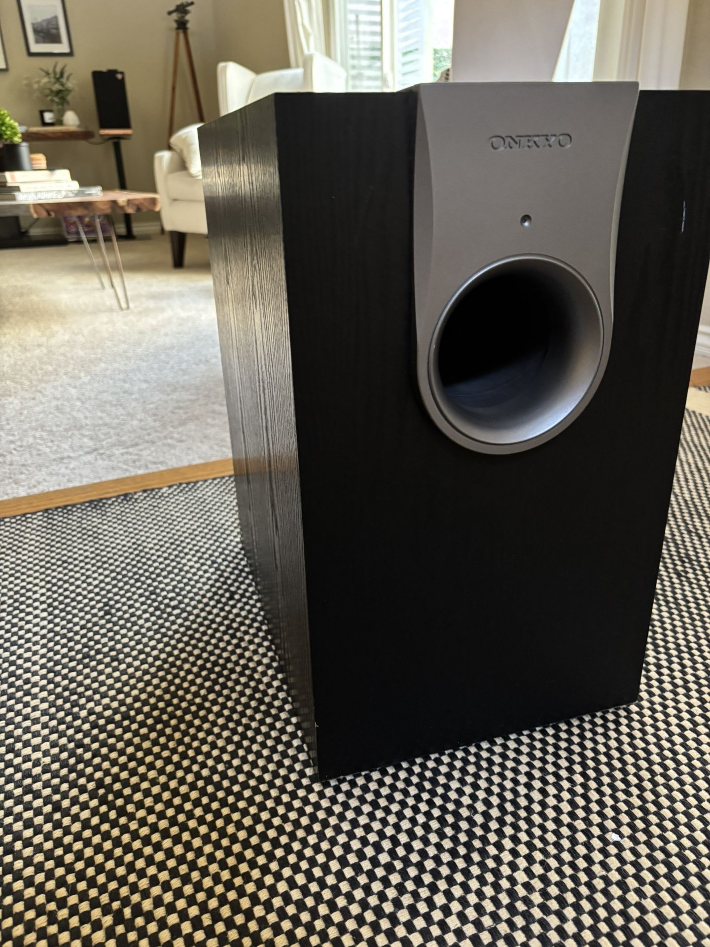 Onkyo Sub Woofer 140W Powered