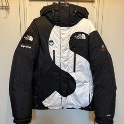 SUPREME X THE NORTH FACE S LOGO SUMMIT SERIES HIMALAYAN PARKA (SMALL)…