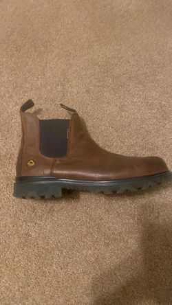 Steel toe boots