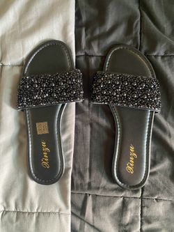 Black beaded slides with rhinestone embellishments size 42(9)