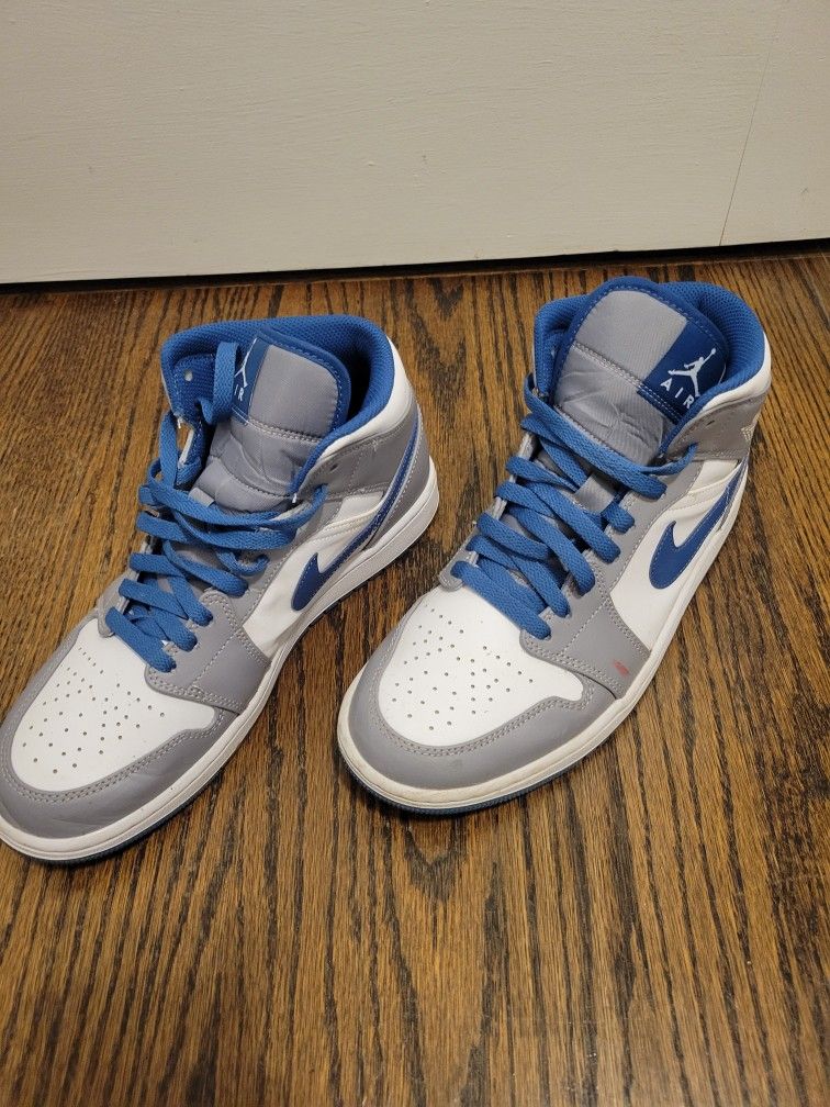 Air Jordan 1 Mid Mens Size 8