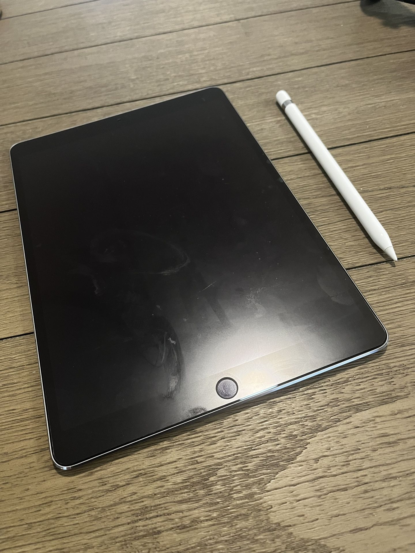 iPad Pro 10.5 inch 256GB (2nd Gen) with Apple Pencil (1st Gen) for