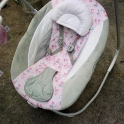 Ingenuity SimpleComfort Multi-Direction Compact Baby Swing with Vibrations
