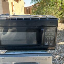 Working microwave