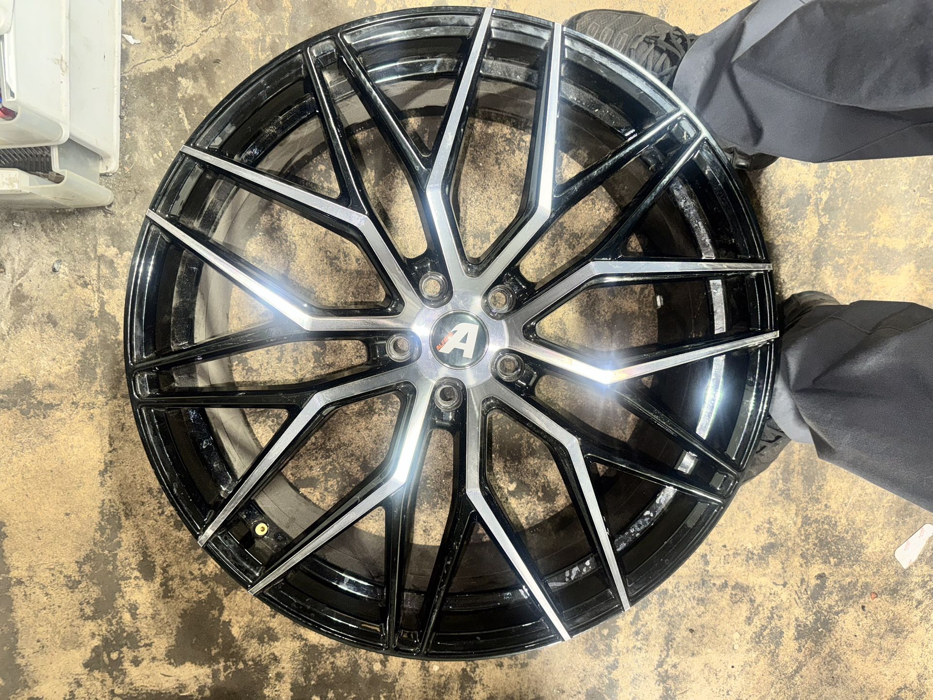 22” Alfina Rims Like New