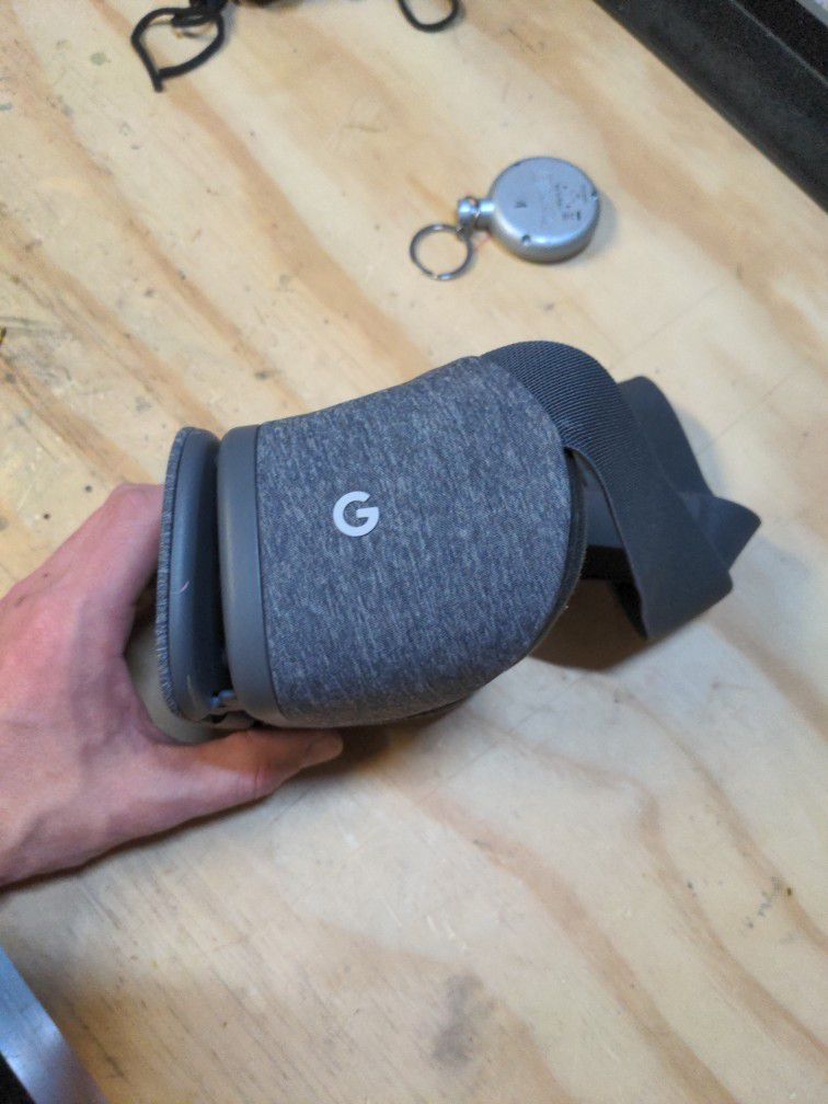 Google Daydream VR Headset 