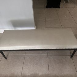 Elegant Upholstered Bench / Entryway Bench – Cream Faux Leather with Nailhead Trim