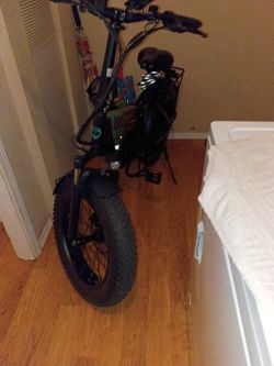 Electric Bike (28Mph)+ With 50 Mi Range Don't Have Charger.