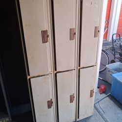 LOCKERS "Edsal Mfg"  6 Lockers Total. Metal 2 Tier Style