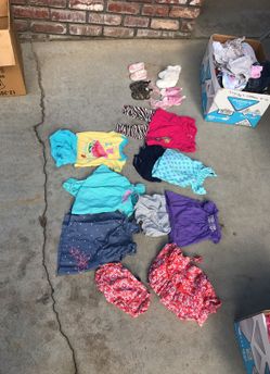 Girl 0-3 months and older clothes