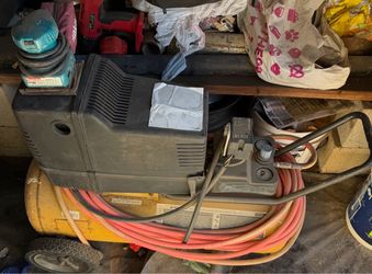 Portable Air Compressor with Hose