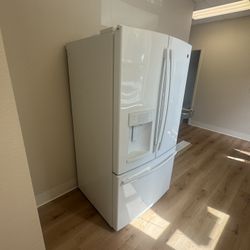 Fridge Free Pick Up Only