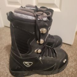 THIRTYTWO PRION SNOWBOARD BOOTS WOMEN SIZE 9