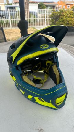 Bell super DH ( medium)
