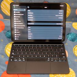 Apple iPad Pro M4 11” 256GB with Magic Keyboard Case