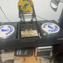 DJ Set Up 