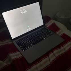 MacBook Pro 13-inch, M2, 2022