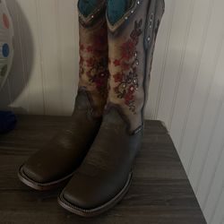 Women’s Boots For sale Never Used! 