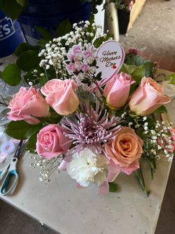 💐 Small glass Mother’s Day bouquet 💐