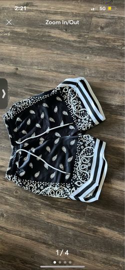 Men’s Paisley shorts size small black white polyester