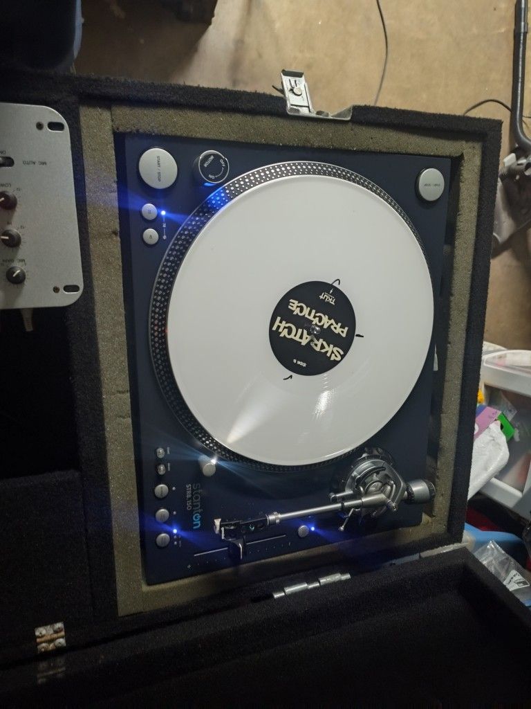 Stanton STR8-150 Turntable