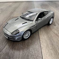 Diecast 1/18 Scale JamesBond 007 Aston Martin V12 Vanquish Car Die Another Day 