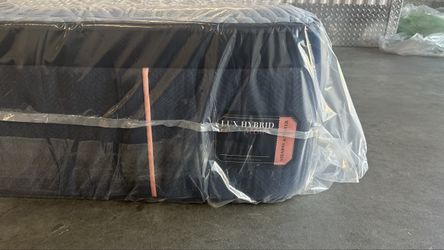 Queen Stearns & Foster Lux Hybrid Elite Plush mattress