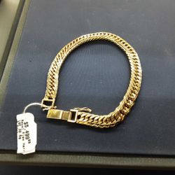 Herringbone Bracelet - Yellow Gold 18k (.750) 30.5 grams 8 inch