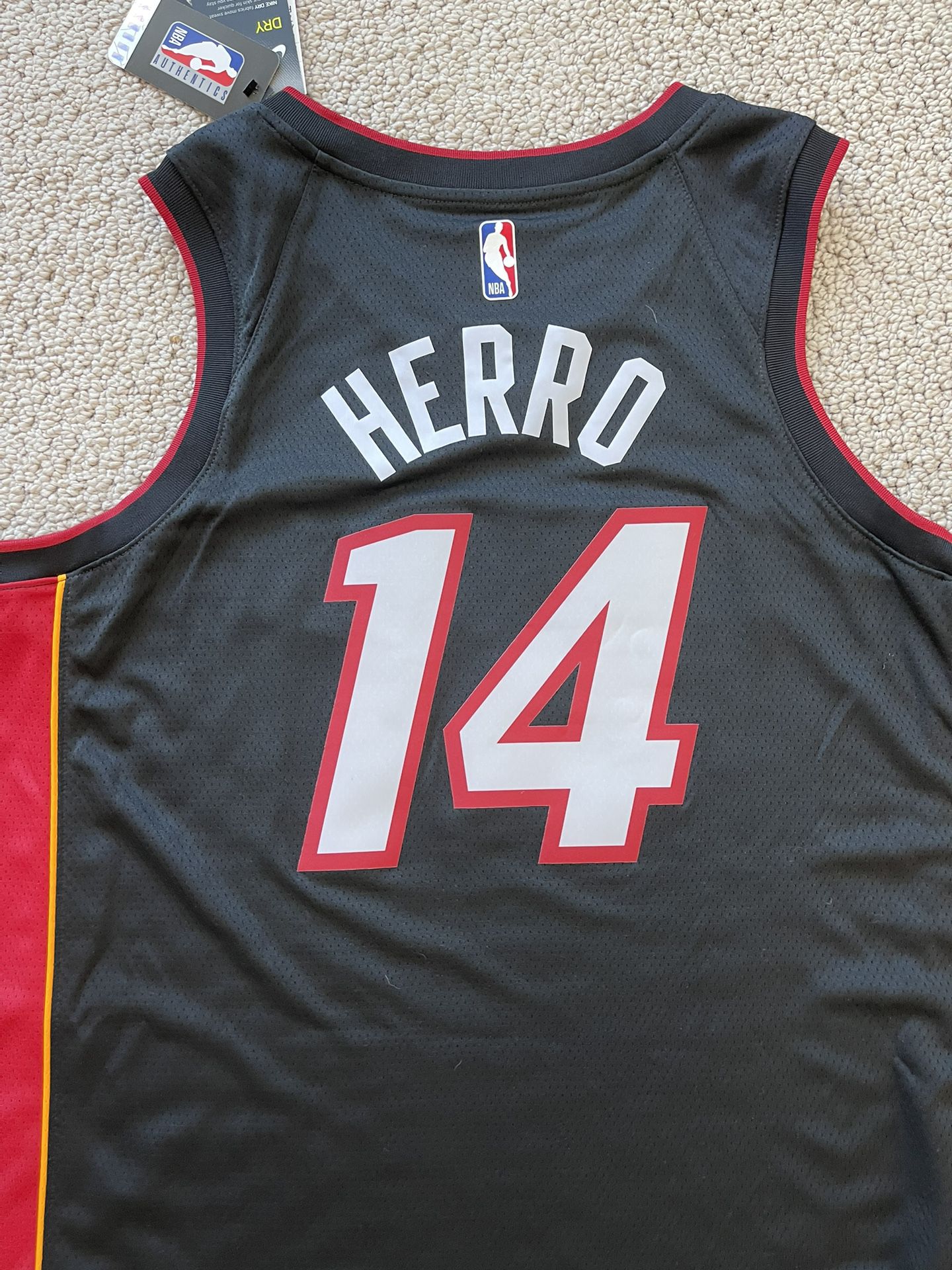 Tyler Herro Signed Miami Heat Jersey AUTO JSA COA XL for Sale in Deerfield  Beach, FL - OfferUp