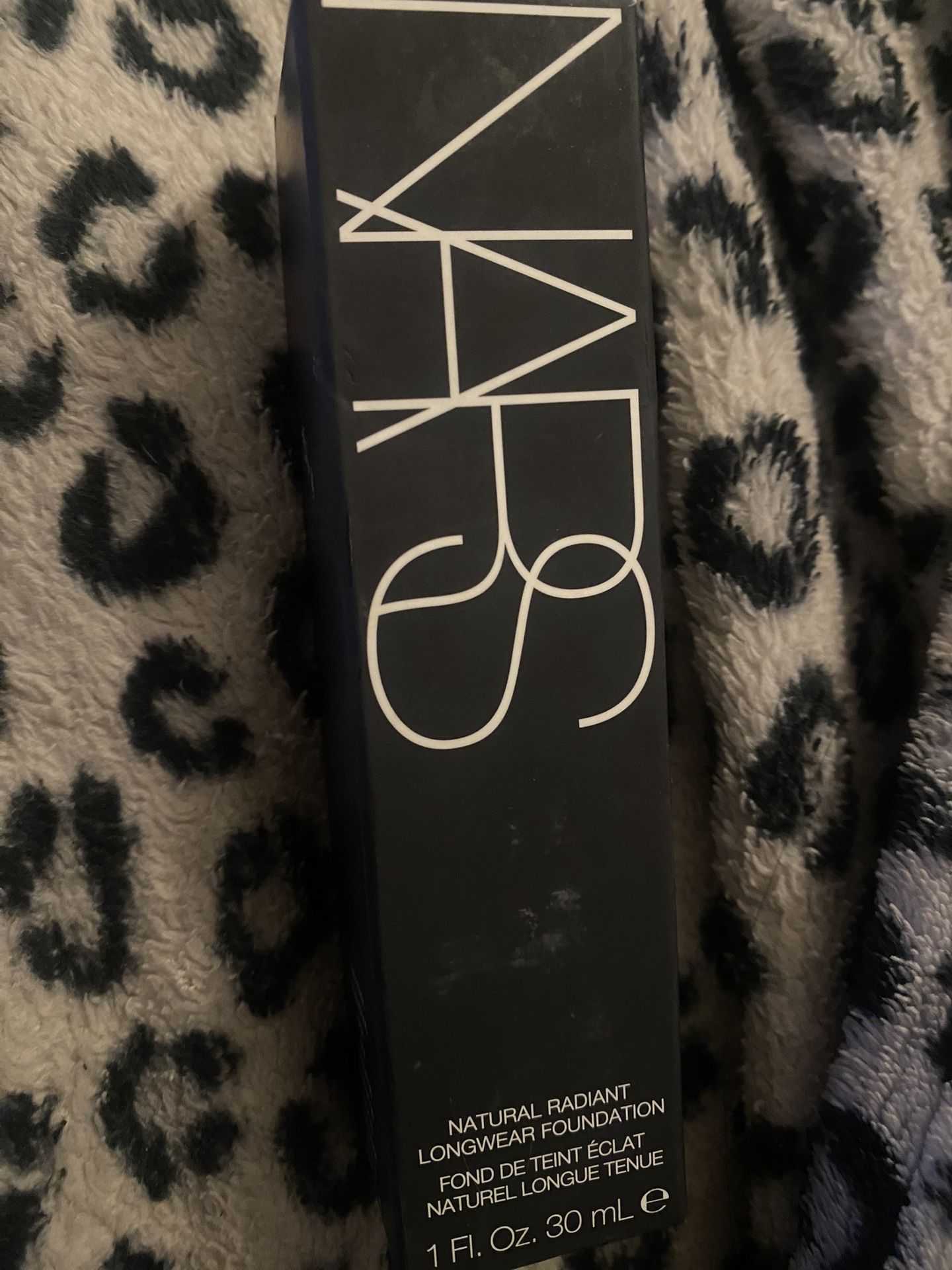 Nars radiant Foundation 