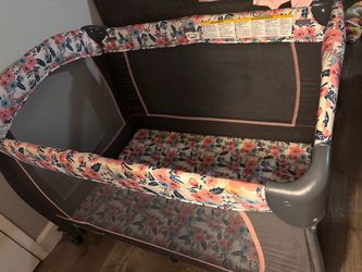 Baby Trend Floral Pack N Play Playard