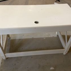 Nice Farmhouse Writer’s Desk