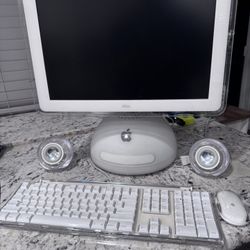 Vintage Apple G4 Computer 
