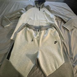 Mens Nike Tech Fleece Full-Zip Windrunner Hoodie And Joggers 