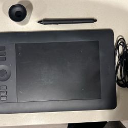 Wacom Intuos Pro Digital Graphic Drawing Tablet With Pen