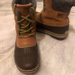 Sorel boots kids size 4