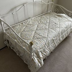 Twin Size Day Bed 🛌 