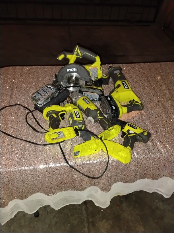 Ryobi Bundle With Battery And Charger