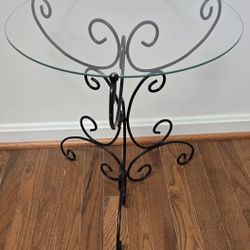 Vintage Mid Century Wrought Iron Patio End Table Plant Stand Glass Top Chippy