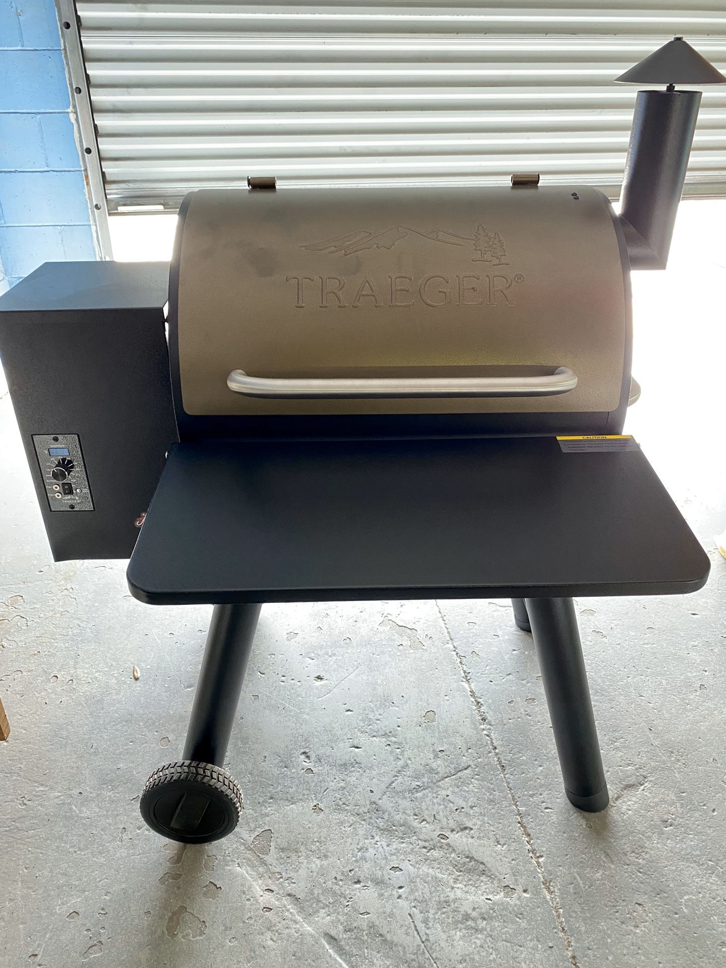 Traeger Pro 22 Grill With Front Shelf