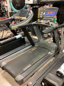Matrix T-7X Treadmill With Touch Screen