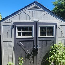 8 x 8 Craftsman Resin Shed with Flooring.