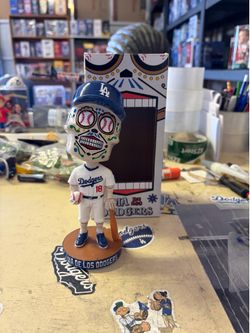 Dodgers Skull Bobblehead 2018