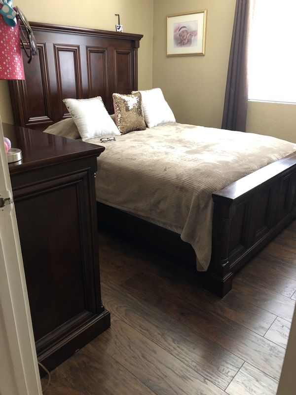 Queen bedroom set for Sale in Glendale, AZ OfferUp