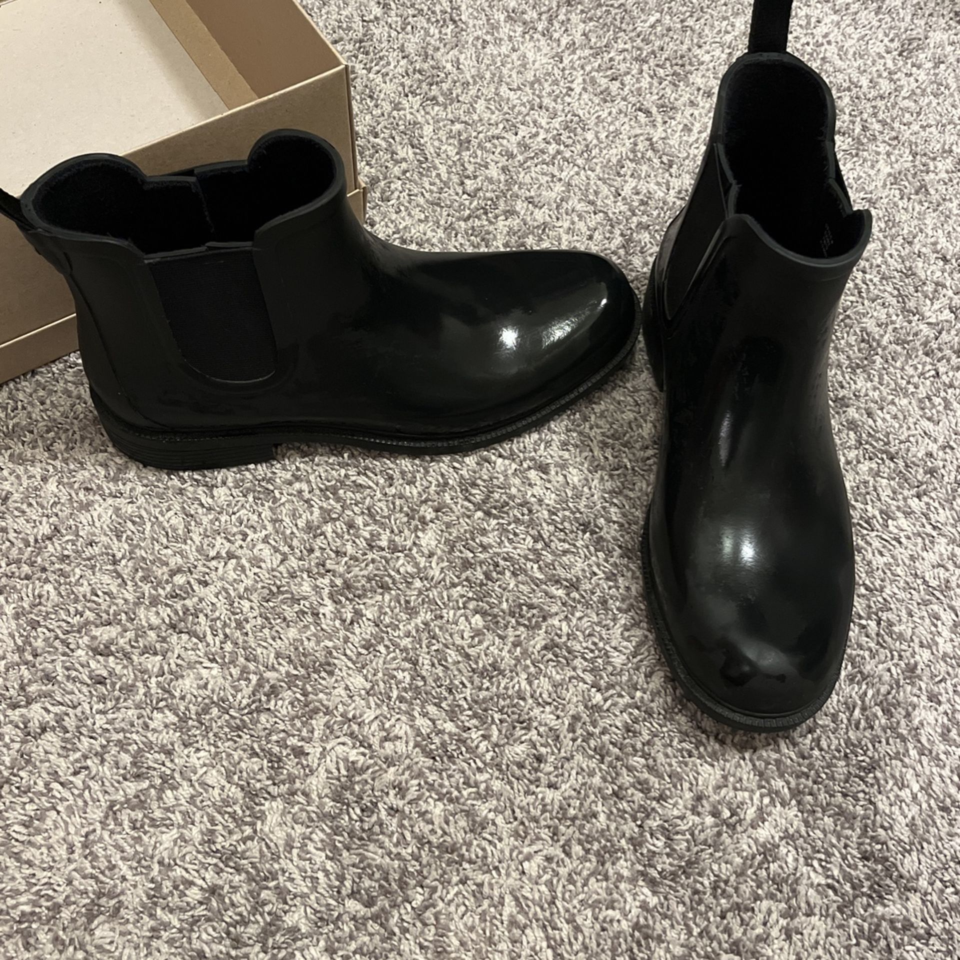 Women’s Chelsea Boots 