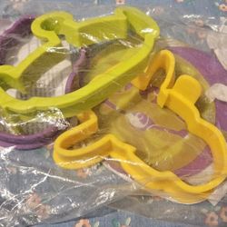 NEW SEALED  PAMPERED CHEF  DISNEY " TOY  STORY 4"  PANCAKE MOLDS & STENCILS 