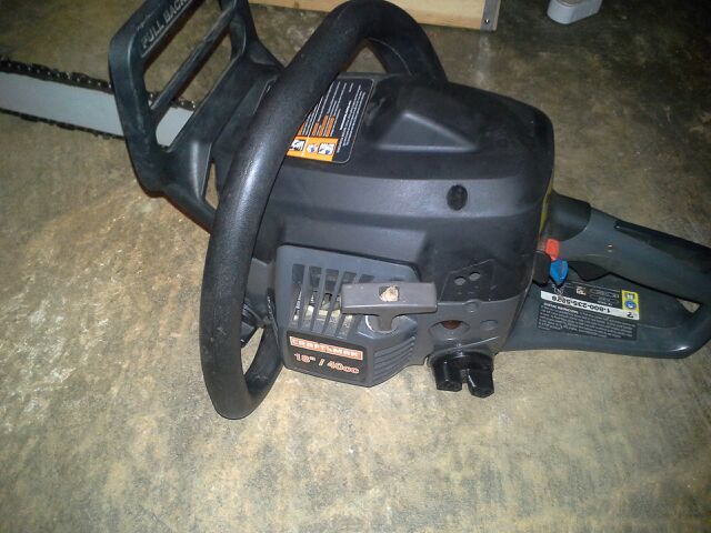 Very nice new CRAFTSMAN chainsaw w/ 18inch EZ adjust bar SIM-PULL "EASY START" CHAINSAW.. 40CC