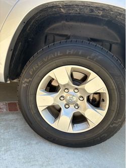 275/65R18 Tires and Rim Set