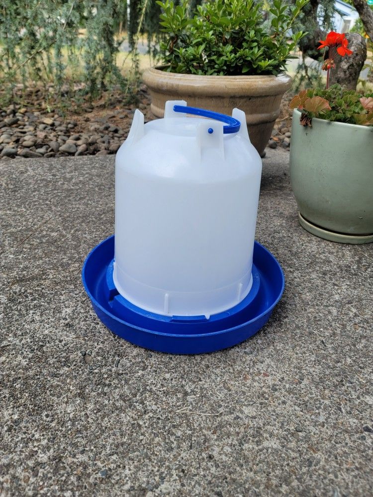 Gravity Poultry Waterer 1.5Q